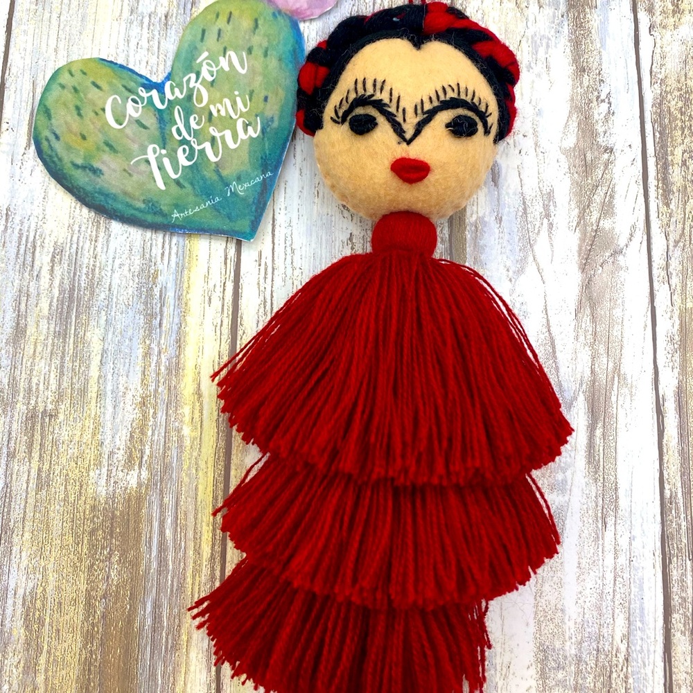 Frida Tassel - Picture 2 of 6